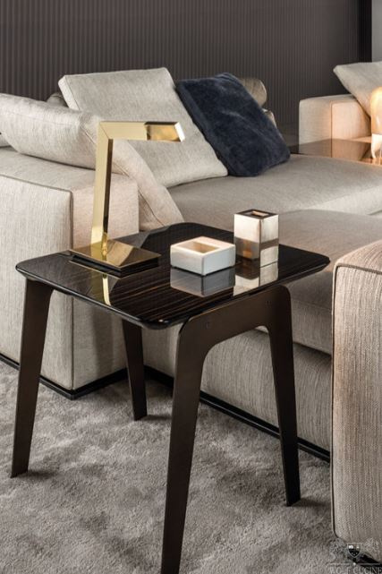 Итальянский журнальный столик Kirk "Jut Out Top" от Minotti
