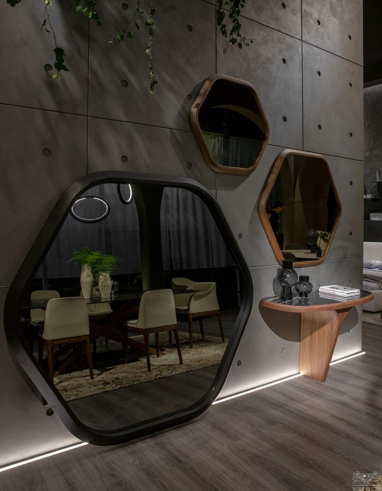Итальянское настенное зеркало Hive от Tonin Casa