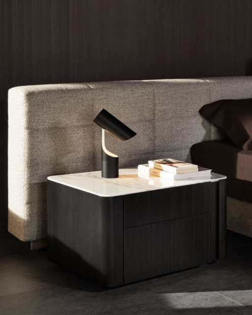 Итальянская тумбочка Lou "Nightstand" от Minotti