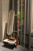 Итальянское зеркало Ren Standing mirror with hangers от Poltrona Frau Итальянское зеркало Ren Standing mirror with hangers от Poltrona Frau