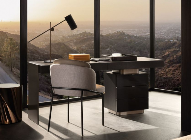 Итальянский письменный стол Carson "Writing Desk" от MInotti