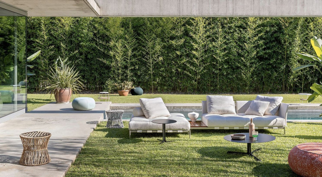 Итальянский диван Pixel Light Outdoor от Saba