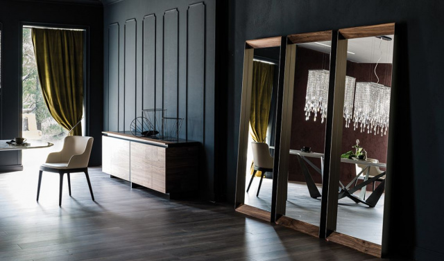 Итальянское настенное зеркало EXCALIBUR от Cattelan Italia