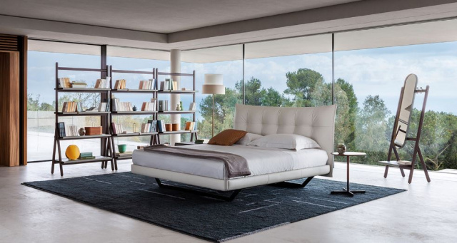Итальянская кровать Aurora Tre Bed от Poltrona Frau