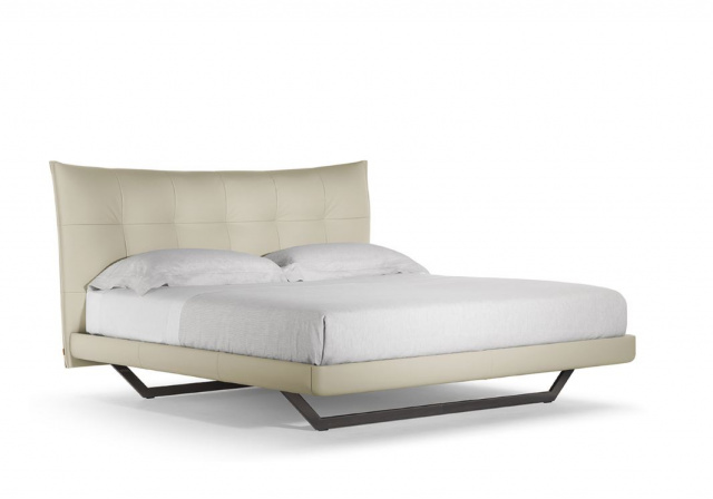 Итальянская кровать Aurora Tre Bed от Poltrona Frau