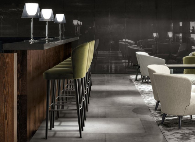 Итальянский стул Aston Stool от MInotti