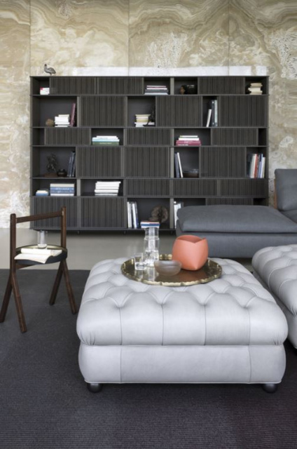 Итальянский стеллаж POLTRONA FRAU - Lloyd  Bookcase