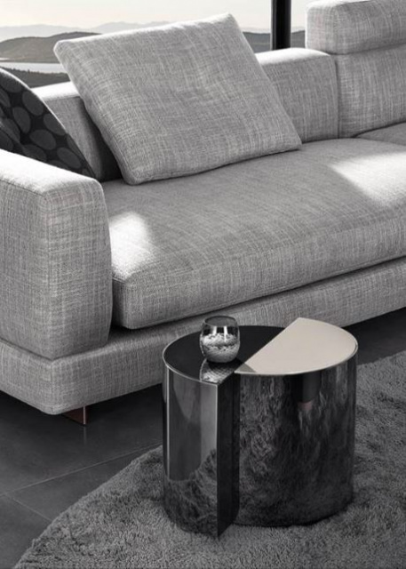 Итальянский журнальный столик Shields от Minotti