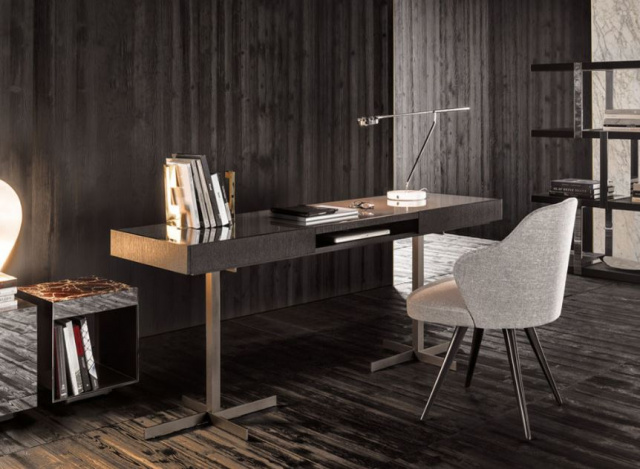 Итальянский письменный стол Close "Writing Desk" от MInotti