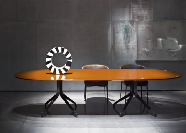 Итальянский стол Claydon от MInotti